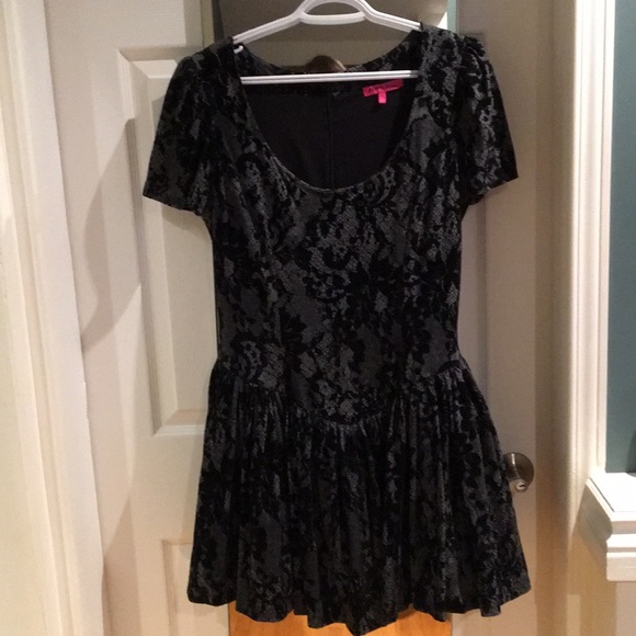 Betsey Johnson dress - Picture 4 of 9